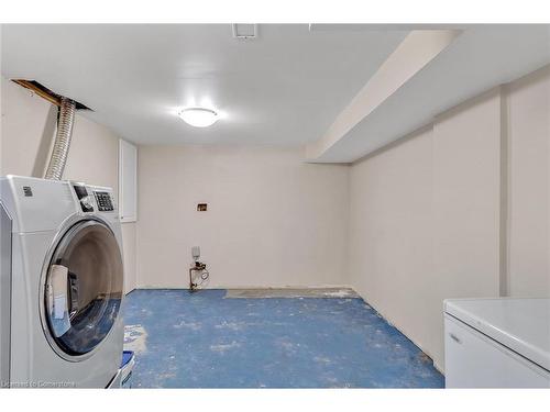 914 Ivy Court, Oshawa, ON - Indoor Photo Showing Laundry Room