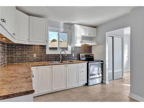 914 Ivy Court, Oshawa, ON - Indoor Photo Showing Kitchen With Double Sink