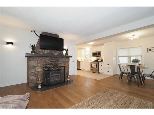 50 Holly Trail, Puslinch, ON - Indoor Photo Showing Living Room With Fireplace