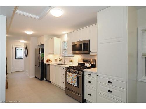 50 Holly Trail, Puslinch, ON - Indoor Photo Showing Kitchen