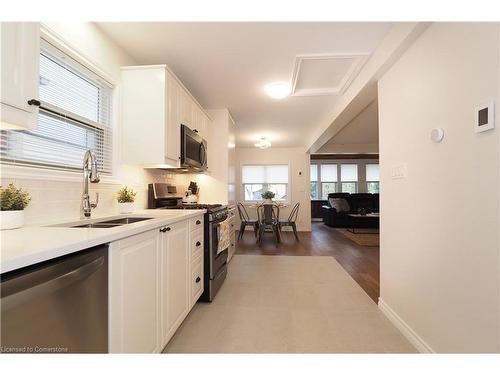 50 Holly Trail, Puslinch, ON - Indoor Photo Showing Kitchen With Double Sink