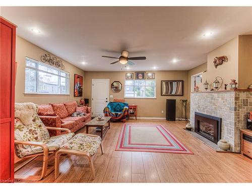 32 Holly Trail, Puslinch, ON - Indoor Photo Showing Living Room With Fireplace