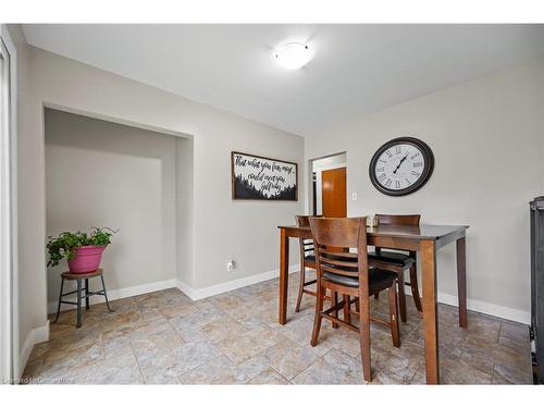 51 Scrimger Avenue, Cambridge, ON - Indoor Photo Showing Dining Room