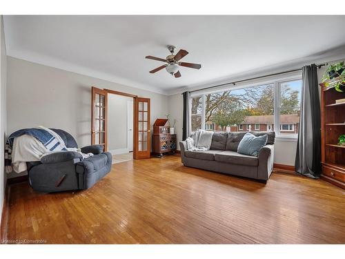 51 Scrimger Avenue, Cambridge, ON - Indoor Photo Showing Living Room