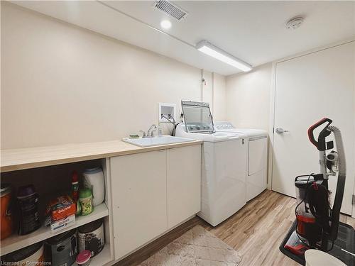 20 Pintail Place, Cambridge, ON - Indoor Photo Showing Laundry Room