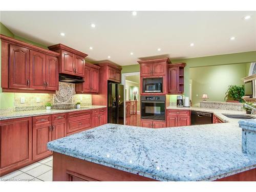 41 Pintail Drive, Elmira, ON - Indoor Photo Showing Kitchen With Upgraded Kitchen