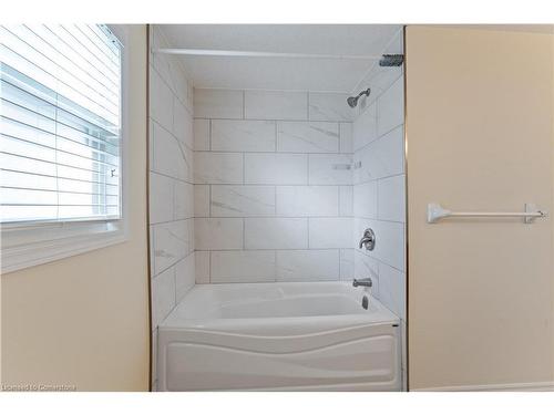 408 Speckled Alder Street, Waterloo, ON - Indoor Photo Showing Bathroom