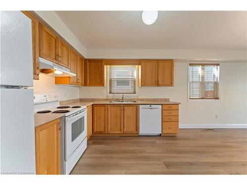 408 Speckled Alder Street, Waterloo, ON - Indoor Photo Showing Kitchen With Double Sink