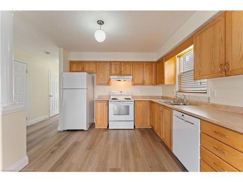 408 Speckled Alder Street, Waterloo, ON - Indoor Photo Showing Kitchen With Double Sink