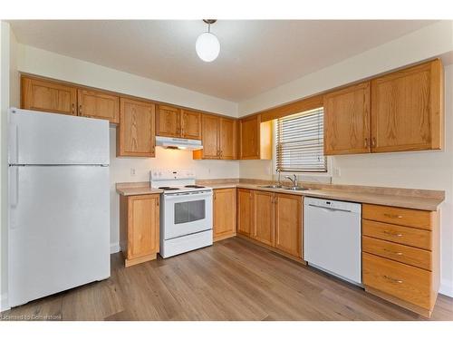 408 Speckled Alder Street, Waterloo, ON - Indoor Photo Showing Kitchen With Double Sink