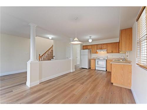 408 Speckled Alder Street, Waterloo, ON - Indoor Photo Showing Kitchen