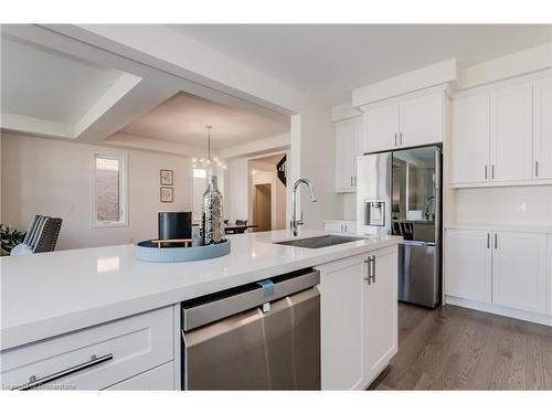 261 Broadacre Drive, Kitchener, ON - Indoor Photo Showing Kitchen With Stainless Steel Kitchen With Upgraded Kitchen