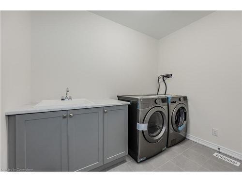 261 Broadacre Drive, Kitchener, ON - Indoor Photo Showing Laundry Room