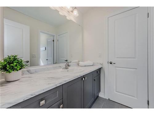 261 Broadacre Drive, Kitchener, ON - Indoor Photo Showing Bathroom