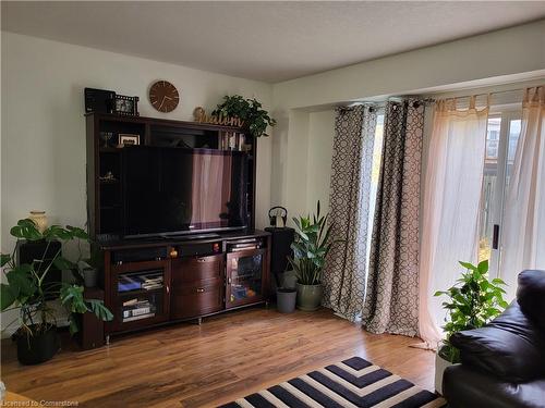 E34-85 Bankside Drive, Kitchener, ON - Indoor