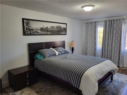 E34-85 Bankside Drive, Kitchener, ON - Indoor Photo Showing Bedroom