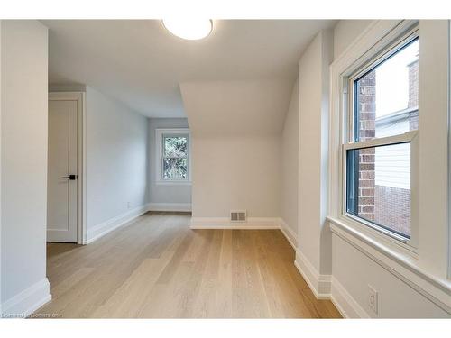 121 Lake Avenue Drive, Stoney Creek, ON - Indoor Photo Showing Other Room