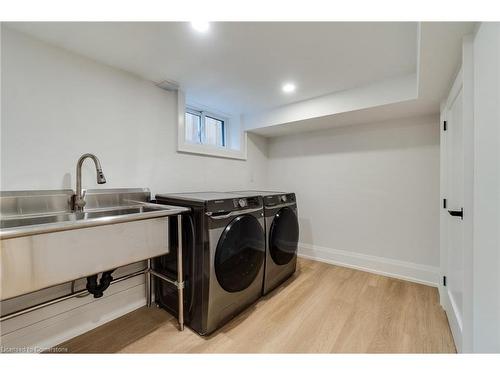 121 Lake Avenue Drive, Stoney Creek, ON - Indoor Photo Showing Laundry Room