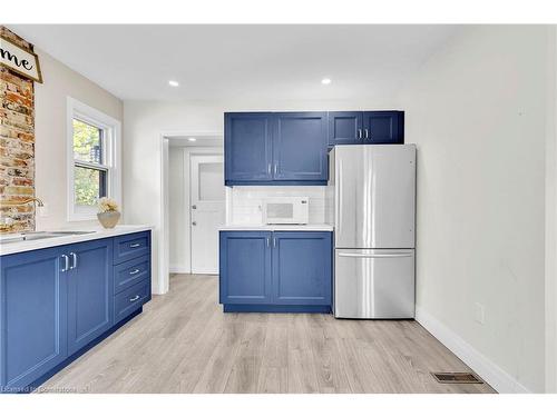 124 St George Street, Kitchener, ON - Indoor Photo Showing Kitchen