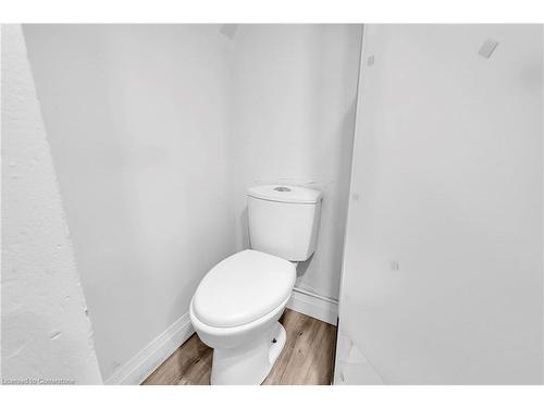 124 St George Street, Kitchener, ON - Indoor Photo Showing Bathroom