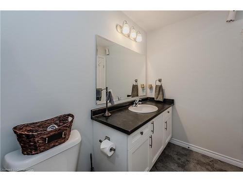 87 Hollybrook Trail, Kitchener, ON - Indoor Photo Showing Bathroom