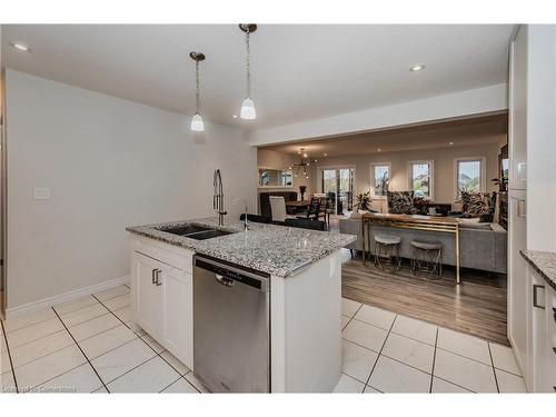 87 Hollybrook Trail, Kitchener, ON - Indoor Photo Showing Kitchen With Double Sink With Upgraded Kitchen