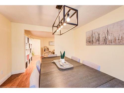 1-494 Beechwood Drive, Waterloo, ON - Indoor Photo Showing Dining Room