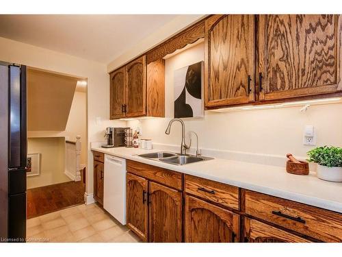 1-494 Beechwood Drive, Waterloo, ON - Indoor Photo Showing Kitchen With Double Sink