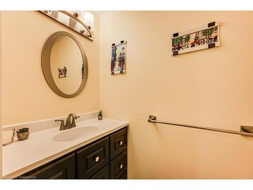 1-494 Beechwood Drive, Waterloo, ON - Indoor Photo Showing Bathroom