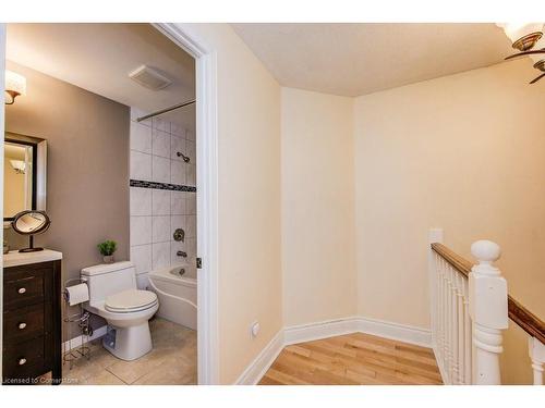 1-494 Beechwood Drive, Waterloo, ON - Indoor Photo Showing Bathroom