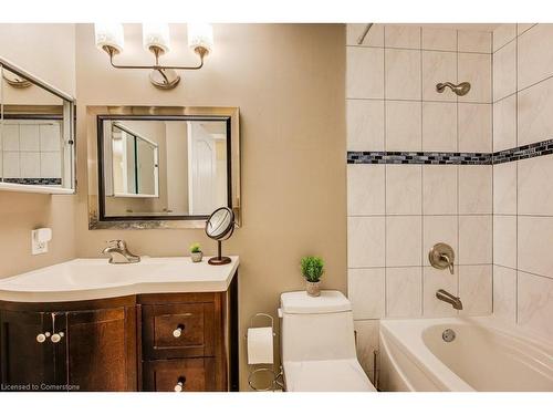 1-494 Beechwood Drive, Waterloo, ON - Indoor Photo Showing Bathroom