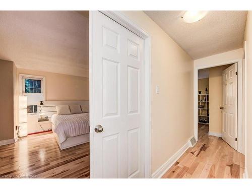 1-494 Beechwood Drive, Waterloo, ON - Indoor Photo Showing Bedroom