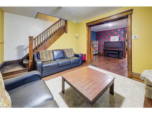 118 College Street, Kitchener, ON - Indoor Photo Showing Living Room