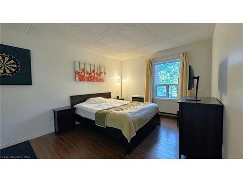 202-384 Erb Street W, Waterloo, ON - Indoor Photo Showing Bedroom