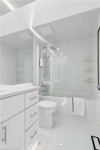 80-225 Benjamin Road, Waterloo, ON - Indoor Photo Showing Bathroom