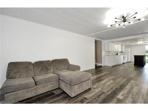 9 John Street, Milverton, ON - Indoor Photo Showing Living Room