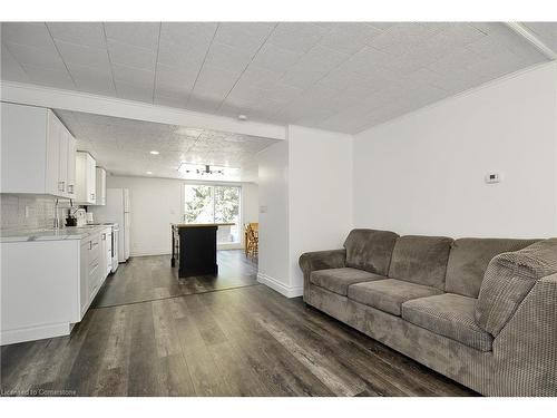 9 John Street, Milverton, ON - Indoor Photo Showing Living Room