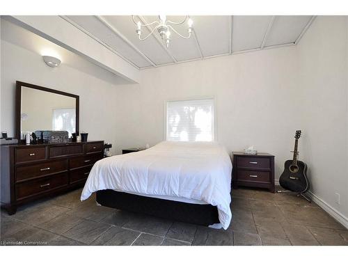 9 John Street, Milverton, ON - Indoor Photo Showing Bedroom