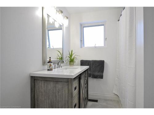 9 John Street, Milverton, ON - Indoor Photo Showing Bathroom