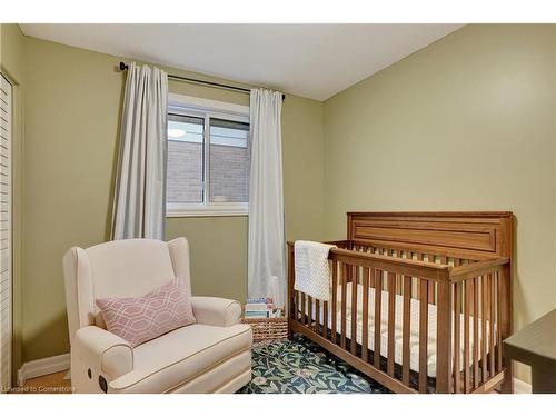 10 Vincent Drive, Cambridge, ON - Indoor Photo Showing Bedroom