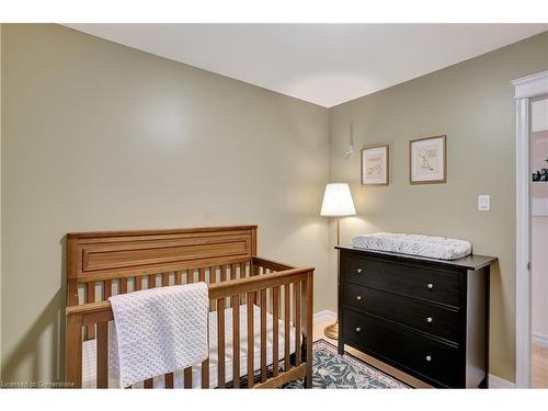 10 Vincent Drive, Cambridge, ON - Indoor Photo Showing Bedroom