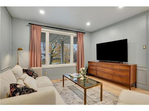 10 Vincent Drive, Cambridge, ON - Indoor Photo Showing Living Room