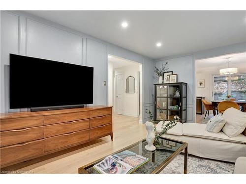 10 Vincent Drive, Cambridge, ON - Indoor Photo Showing Living Room