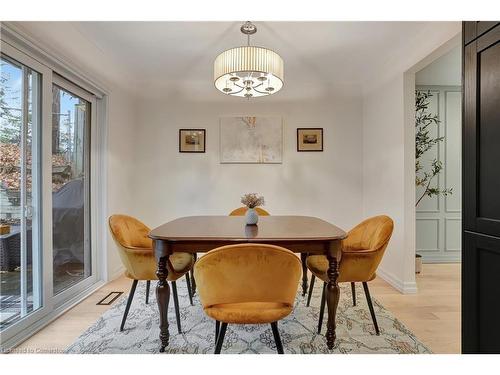 10 Vincent Drive, Cambridge, ON - Indoor Photo Showing Dining Room