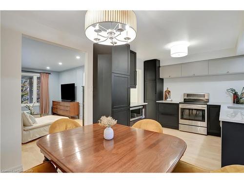 10 Vincent Drive, Cambridge, ON - Indoor Photo Showing Dining Room