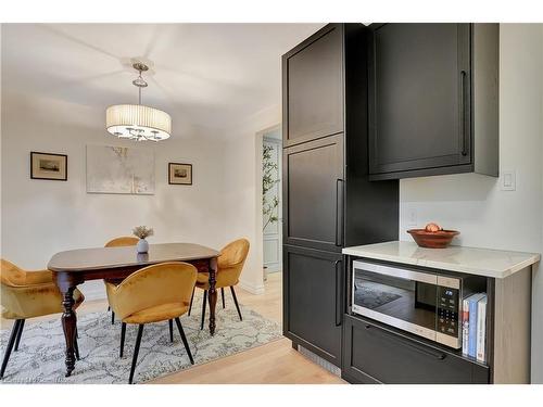 10 Vincent Drive, Cambridge, ON - Indoor Photo Showing Dining Room