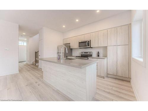 1-416 Dundas Street S, Cambridge, ON - Indoor Photo Showing Kitchen