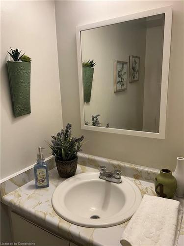 704-65 Westmount Road N, Waterloo, ON - Indoor Photo Showing Bathroom