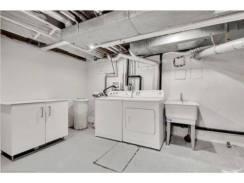 124 St George Street, Kitchener, ON - Indoor Photo Showing Laundry Room