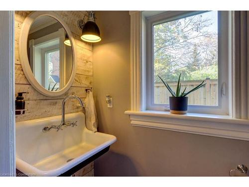 370 Main Street E, Palmerston, ON - Indoor Photo Showing Bathroom